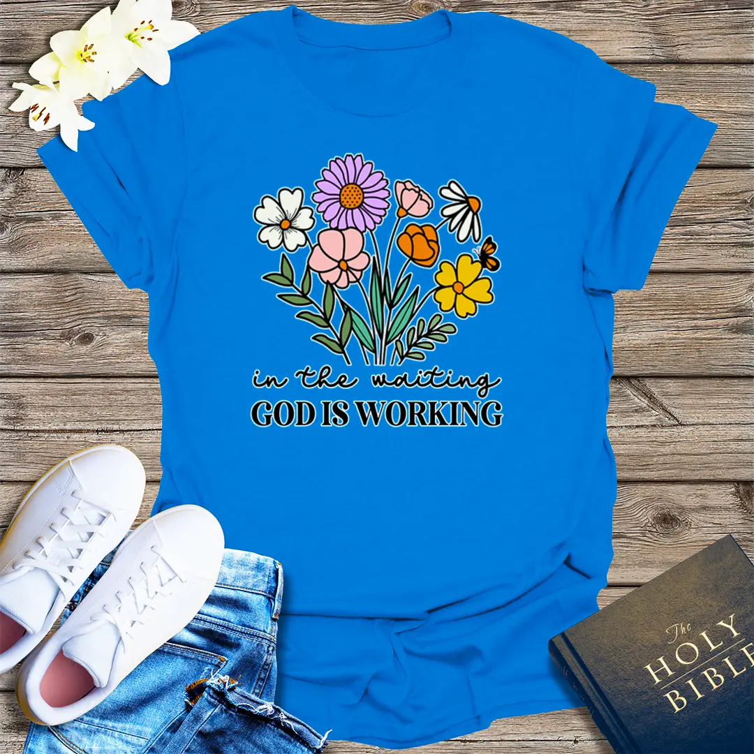 He Made Her Lovely T-Shirt - Royal