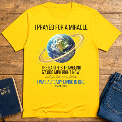 Living in a Ringed World T-Shirt - Daisy