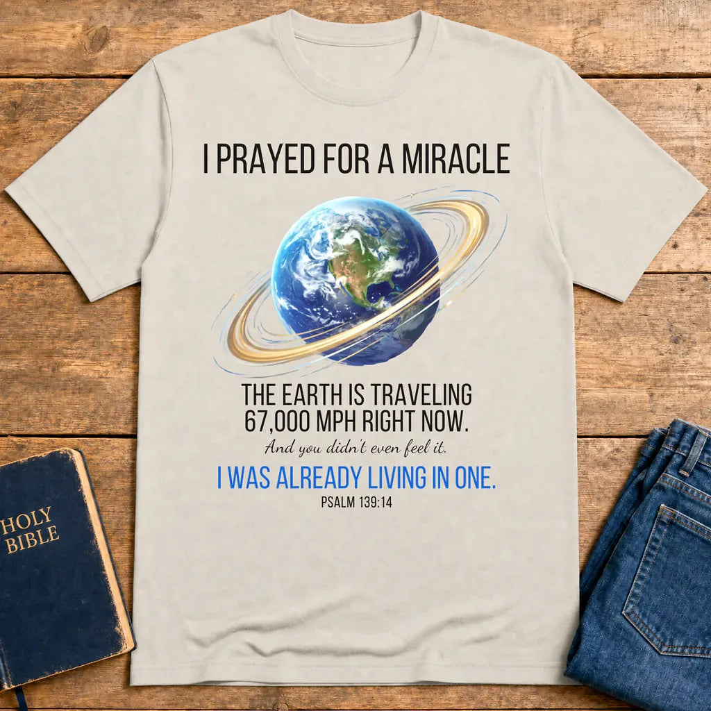 Living in a Ringed World T-Shirt - Ice Grey
