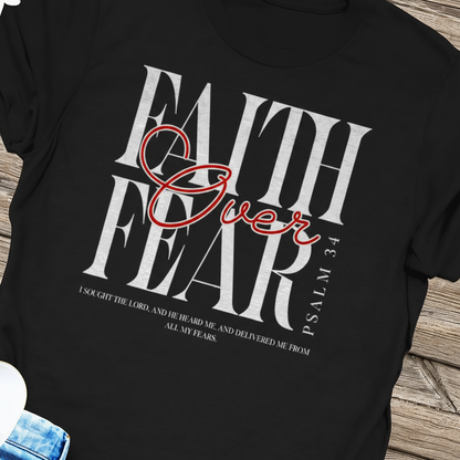 God Is In Control T-Shirt_extreme_za